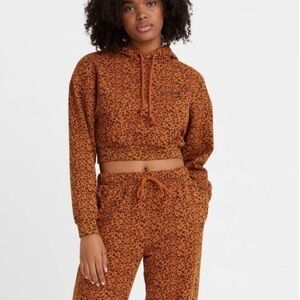 LEVIS SWEATSUIT SET NWOT (FIRM PRICE)